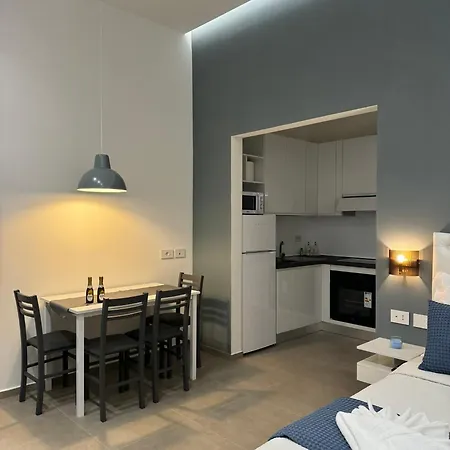 Lina & Guest house *