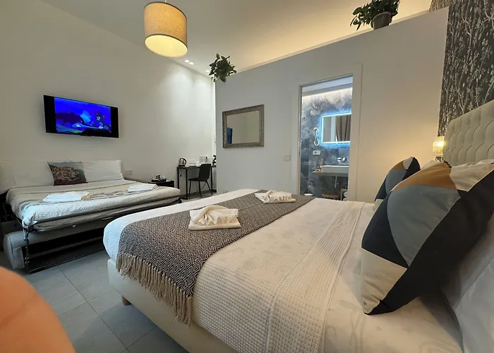 Lina & 招待所 斯培西亚